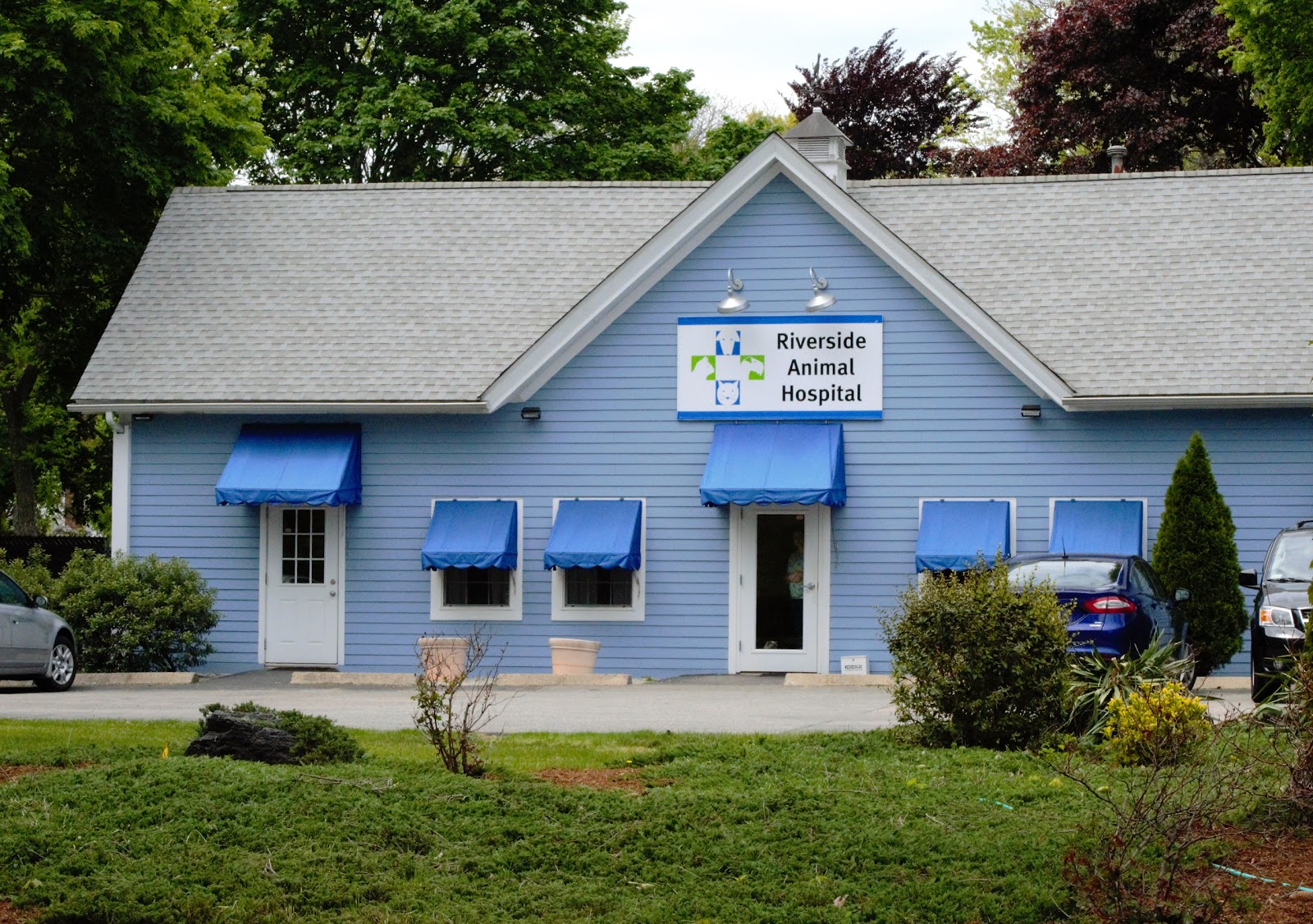 Riverside Animal Hospital - Riverside , United States