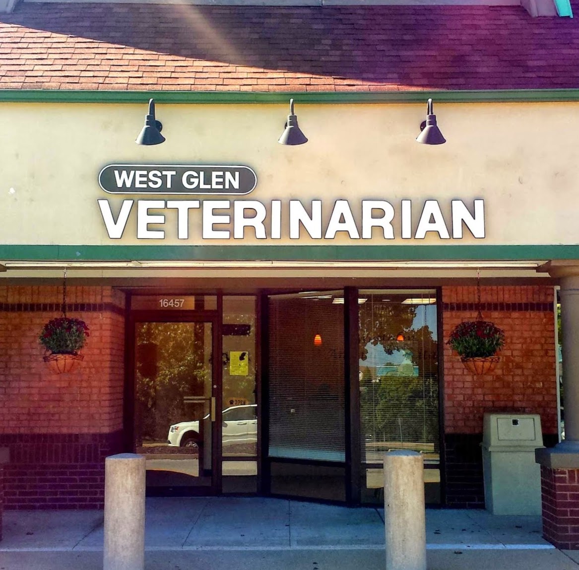 Westglen Animal Hospital - Wildwood , United States