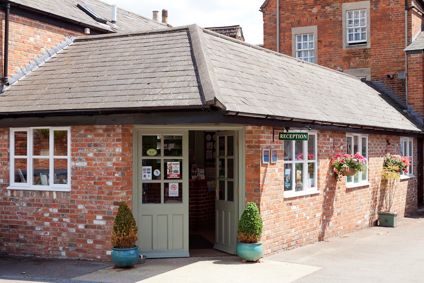Estcourt Vets - Devizes , United Kingdom