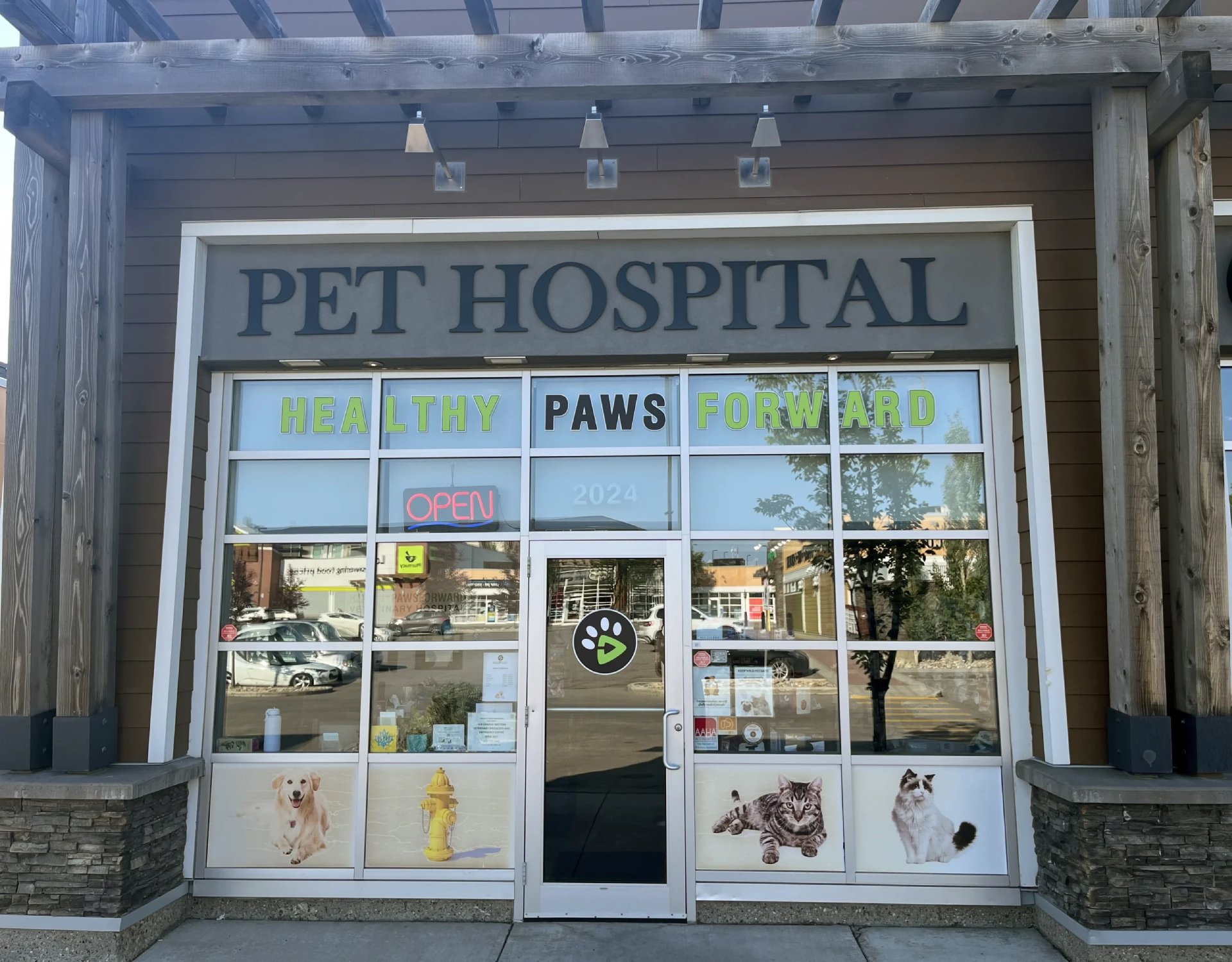 Healthy Paws Forward Veterinary Hospital - Calgary , Canada