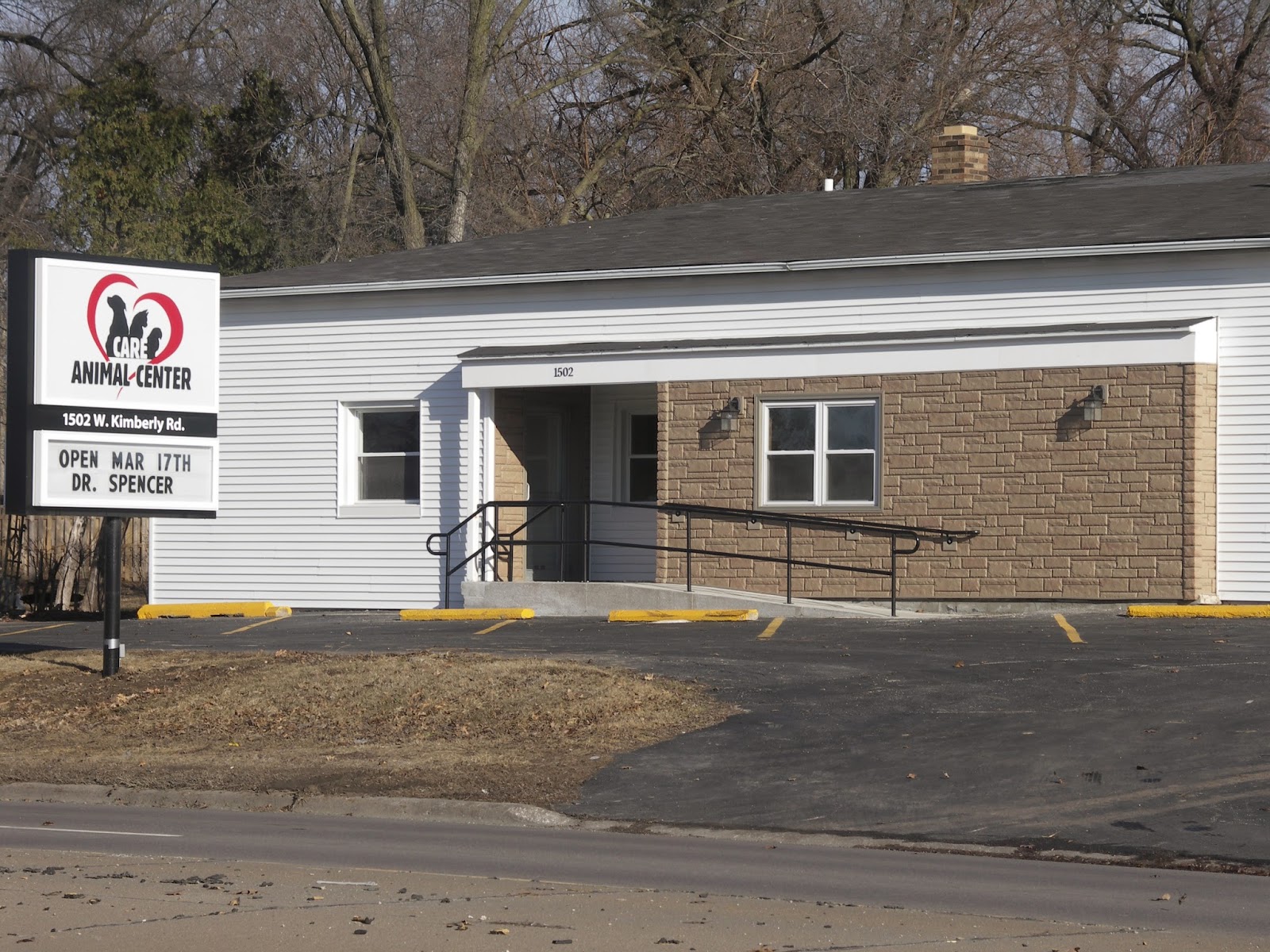 Care Animal Center - Davenport , United States